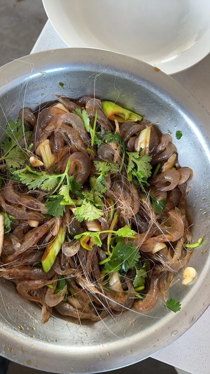 惦记了好久的盘锦卤青虾终于吃上了。。。