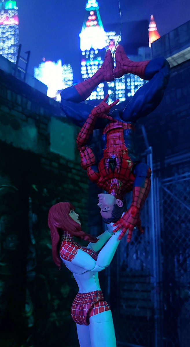 eric_flathers's tweet image. &quot;SPIDEY LOVE!&quot;
#SpiderMan #Spinneret #MarvelLegends #toyphotography #CHC #comics #Hasbro #ValentinesDay