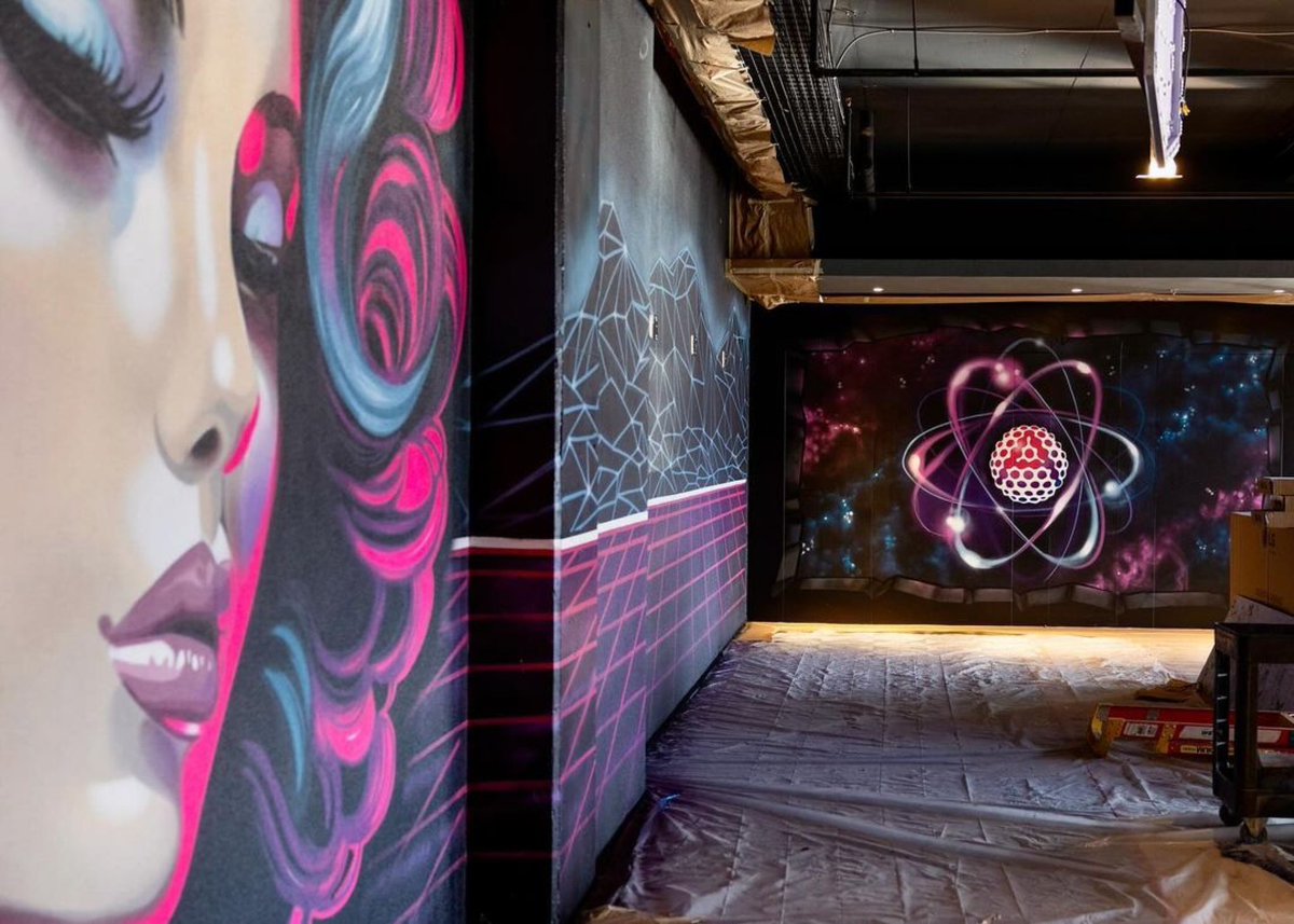 mark_olanday's tweet photo. It’s giving cyberpunk…✨⚛️🪐👨‍🚀
@atomicgolfvegas 

🎨: IG/the_isi_group 

RSVP now…

Mark Olanday
Premium Sales Manager 🏌️☄️
Social to Corporate Events
Atomic Golf
📧marko@atomicgolf.com
📱702.858.8562 https://t.co/iK8iJmTVfD