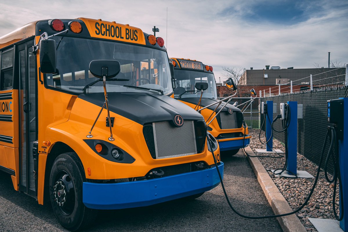 CleanAirMoms_NM's tweet photo. Dear @ABQschools @DuranBlakey ,
Roses are red, Violets are blue.
We hope school buses will be green,
Thanks to you!
Love,
@CleanAirMoms
Thank you for applying for #cleanschoolbusprogram $$ We appreciate that you prioritize providing a #CleanRide4Kids! https://t.co/zKWQzAqPkl