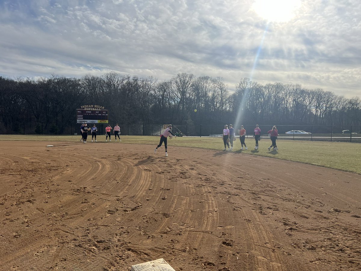 WarriorSoftball's tweet photo. Valentine’s Practice!!! 🩷❤️💜 #EveryDayWarriors https://t.co/7LUk9ahPvY