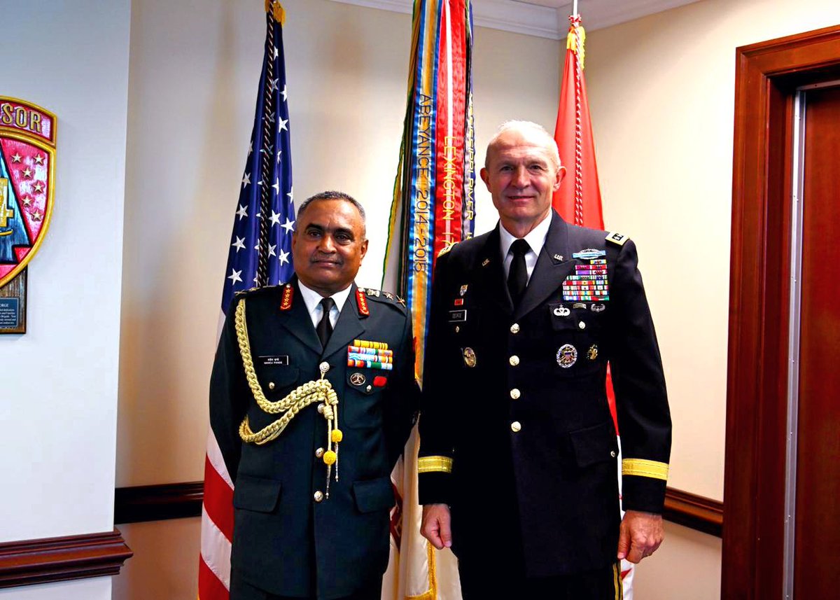 General Manoj Pande #COAS, during his ongoing official visit, reviewed the US Army Honour Guard on arrival at Fort Myers and thereafter in a solemn ceremony, paid respect by laying a wreath at the Tomb of the Unknown Soldier at the Arlington National Cemetery <a href="/ArlingtonNatl/">Arlington National Cemetery</a>.