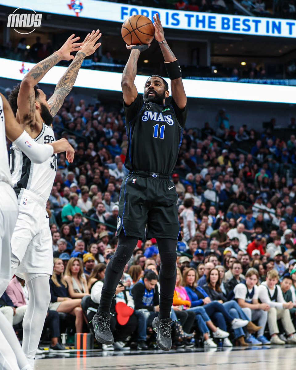 dallasmavs's tweet photo. 17 first-half points for @KyrieIrving 🤞 https://t.co/f3YdIDmHzi