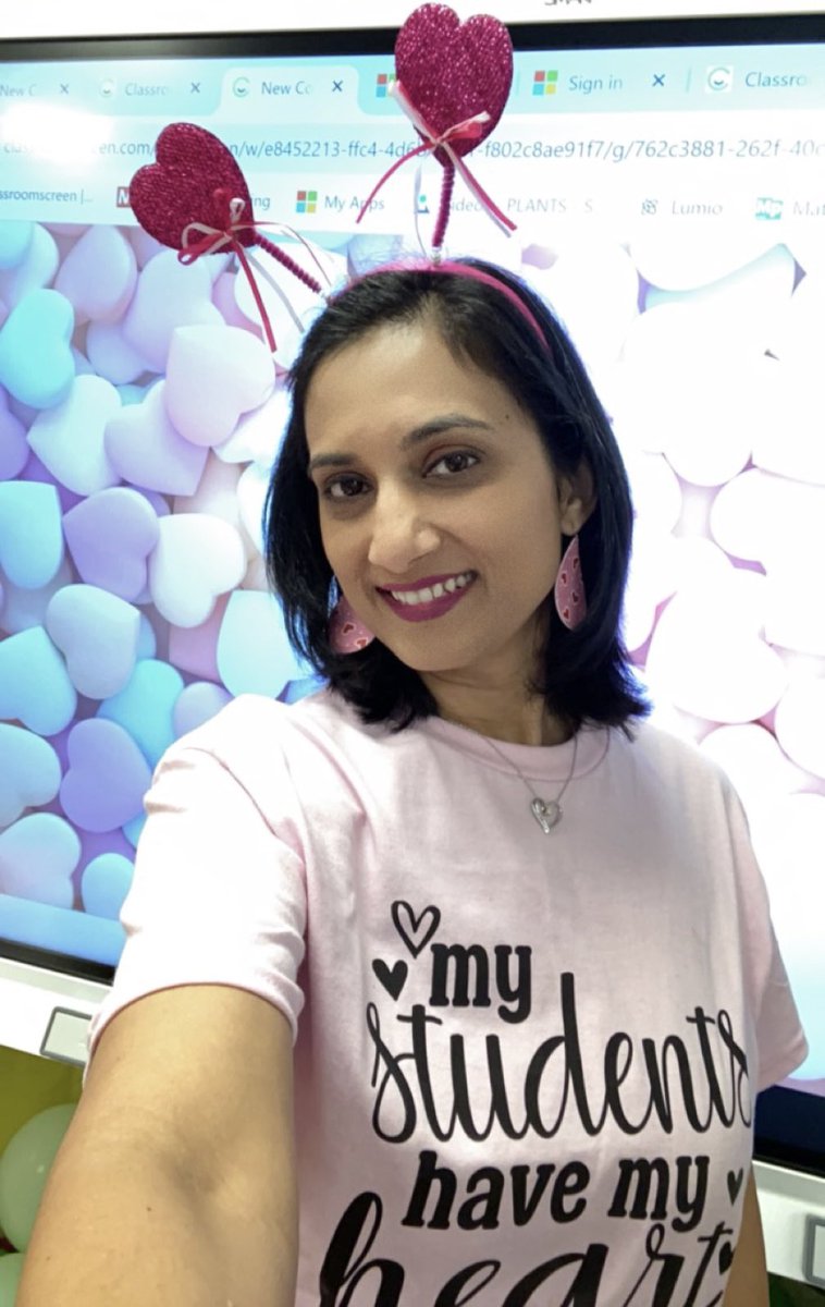 Spreading the  LOVE <a href="/TWE_Texans/">Townewest Elementary</a>!! Valentine’s Day got more special when your principal personally delivers the fun goodies! @erikka_edmond08  you know how to make each day special for teachers!💕