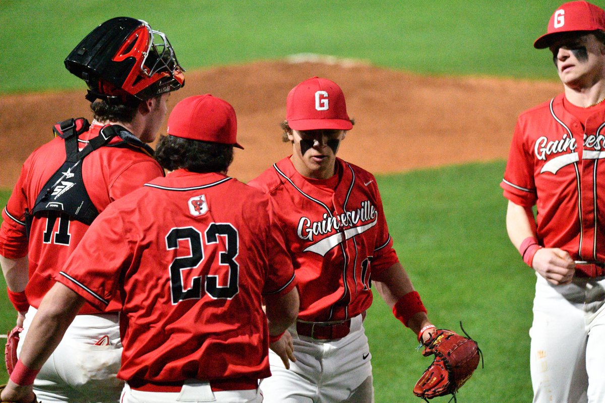 goredelephants's tweet photo. Congrats to @RedElephant_BSB on opening the season with a #ShoreStomp for #JM4
Branson Crawford, Cohen Miller, and Dawson Vaughn combined for 19 strikeouts (27 batters faced); Smith McGarvey had the walk-off single; and Baxter Wright hit two doubles on the night for Big Red. https://t.co/T6ozY0dKoe