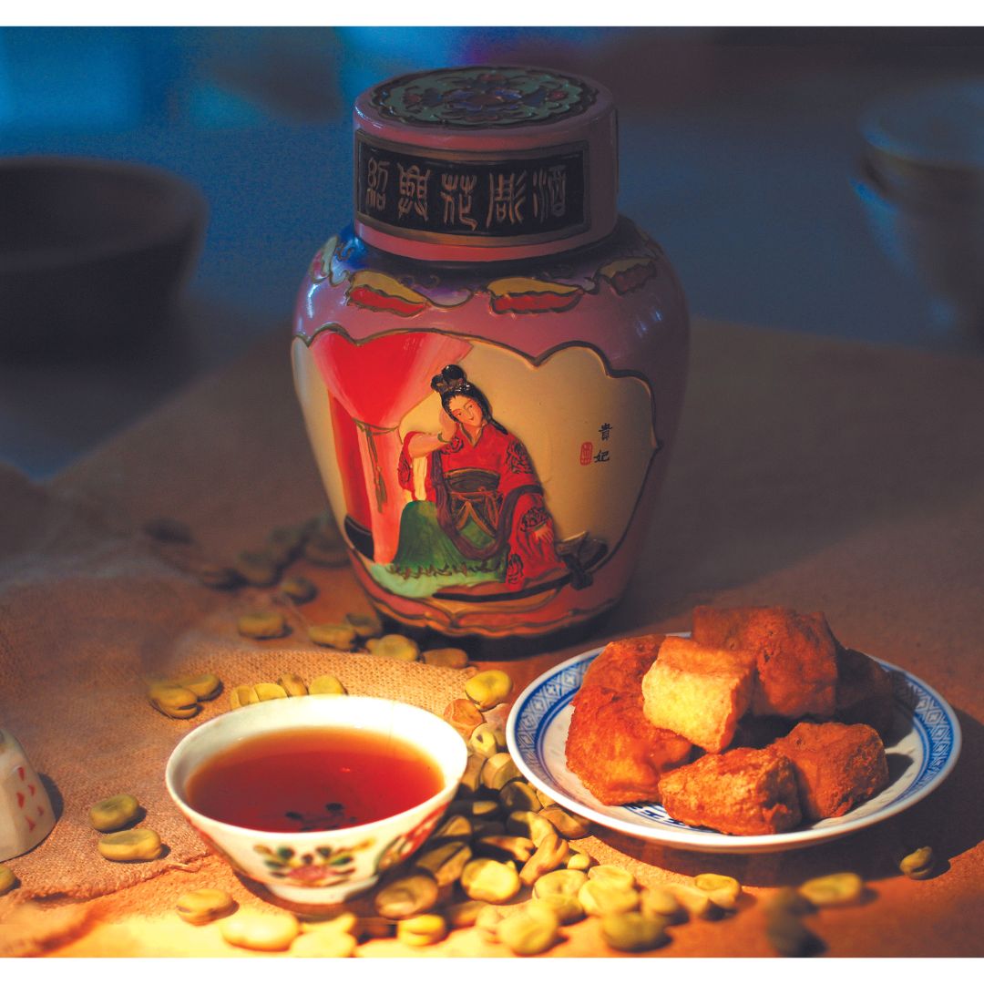 ✨ #ShaoxingGifts 🎁 Bring the good fortune of Shaoxing and surprise your friends and family with a unique gift! 🌟
🌸 #ShaoxingPaperCutting, where each pattern is an exquisite work of art. Listed as an #IntangibleCulturalHeritage in 2006, it's a treasure of Shaoxing culture.
🍵