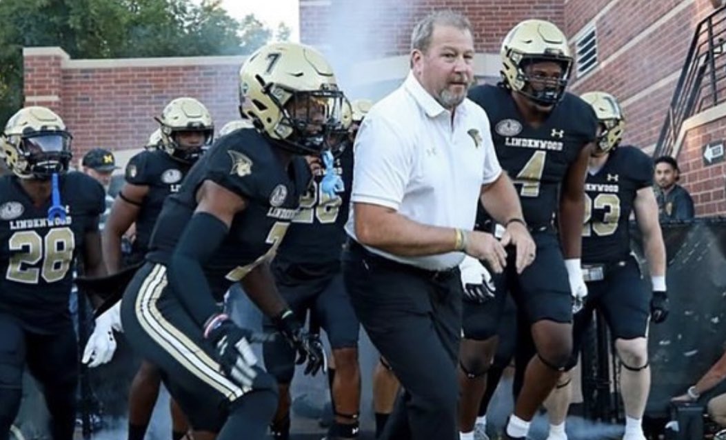 LincolnSemchen2's tweet photo. After a great phone call with Coach Stugart I am excited to announce I have received a Division 1 offer from Lindenwood University! @LindenwoodFB @stugfb @Lindenwood_OC https://t.co/Lu46yXnOkZ