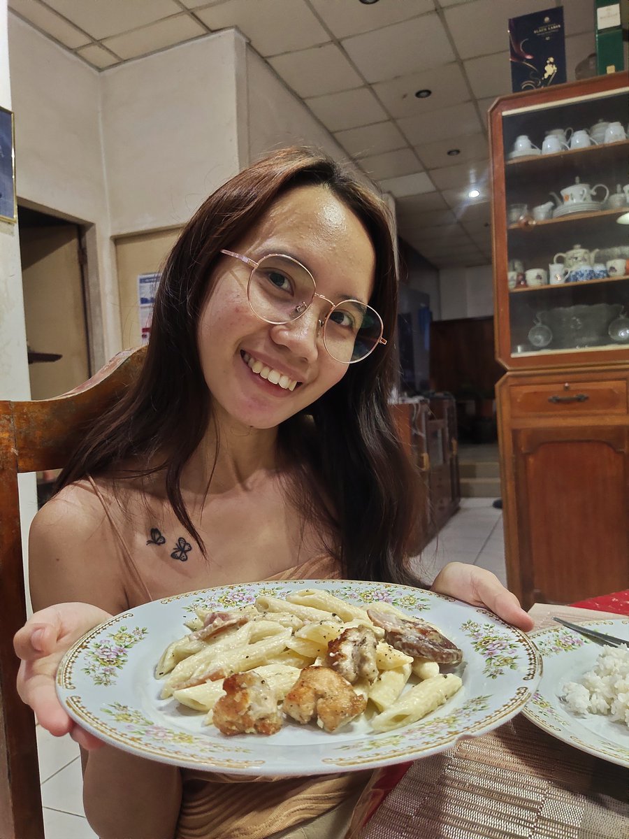 AngeloJems's tweet photo. Enjoy ya gd ang Vday dinner ba. Happy Valentine's day babyyy. I love youuuuu!!! Na enjoy ko gd ang dessert mo hehe https://t.co/2XKU7T5CKF