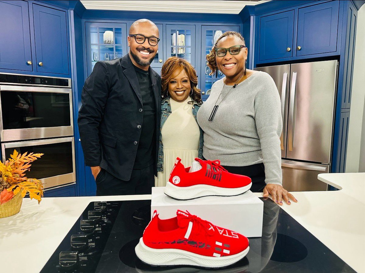 SoGiv's tweet photo. Memphis area viewers be sure and tune in to Bluff City Life tomorrow to see the tv debut of the SoGiv x Stax Music Academy awareness shoe. 👟🎹💿 
.
Pre-Order Link 🔗: https://t.co/97lyUhhm8U 
.
#SoGiv #Stax #Music #Academy #Awareness #Shoe #SoulMusic #GivingBack https://t.co/hR21orjn8V