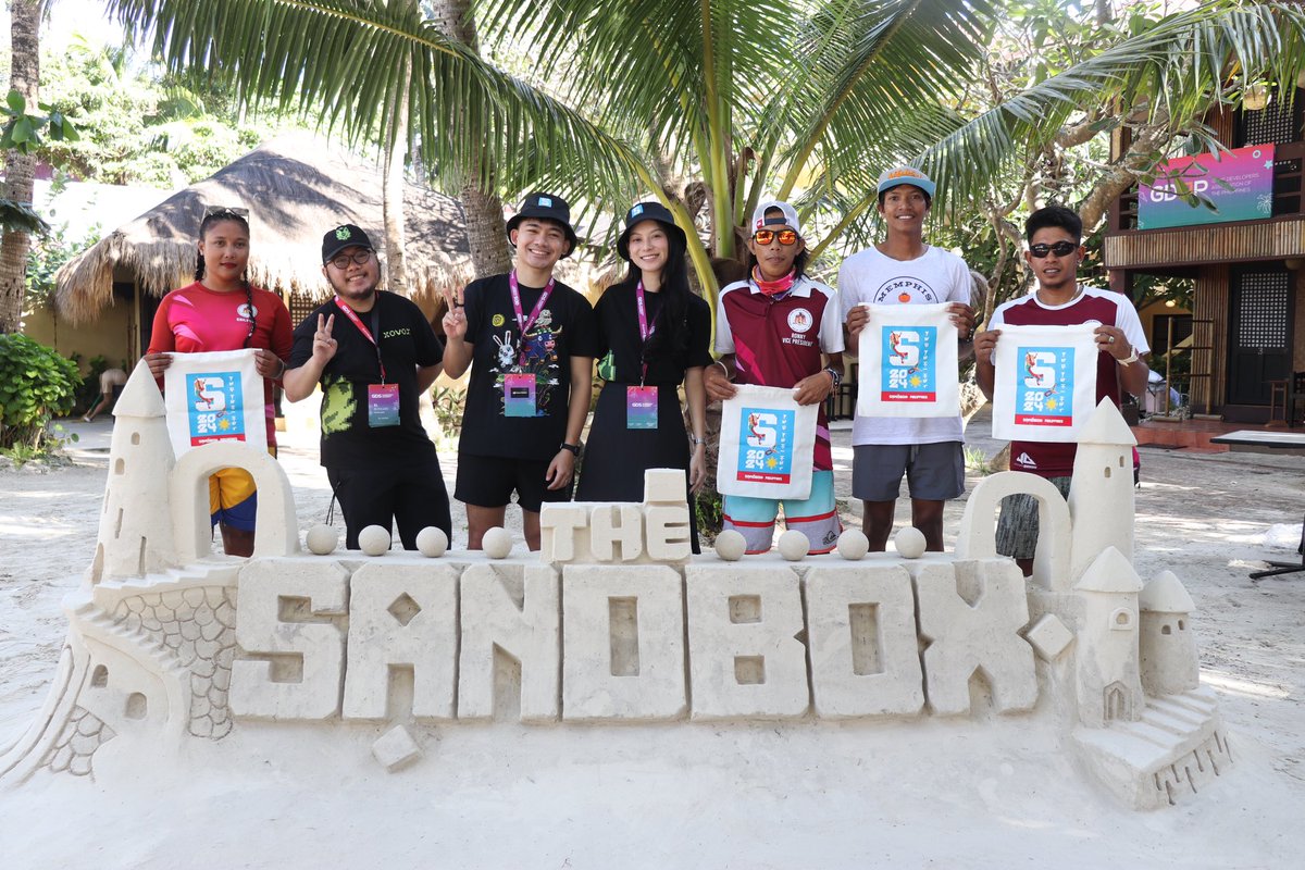 XOVOXLabs's tweet image. WE’RE TOUCHING SAND! 🏖️
XOVOX Labs and @TheSandboxGame is here at the #GameDevSummit in Boracay! 🌊 
We’re excited to meet all the attendees! Come drop by our booth and win some merch! 😍 #GDS2024 #SandFam