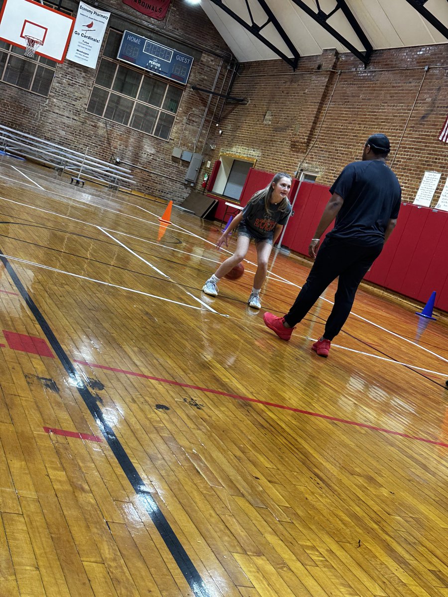 BrukLin32's tweet photo. Another full practice with @HulbertWBB squad and then personal workouts with @BceFactory3678. Can’t wait for districts to start Friday. #GirlsBallToo
#BallHERS #FreshmanYear #MyTrainerIsBetterThanYourTrainer

@id3ntityelite
@HulbertWBB
@VYPEOK
@vypeplus
@JasonGreenBball
@PGHOklahoma
@girlzprepreport
@NE_Ok_HS_Sports 
@MacBulldogsWBB
@USAOWBB