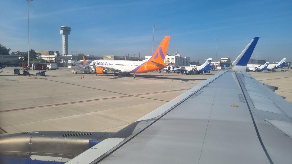 chandruiyer's tweet photo. Another day, another flight.. @BLRAirport becoming a second home for me in #NammaBengaluru #MumbaiCalling #LifeofaDiplomat  🇬🇧 🇮🇳 #AlivewithOpportunity 

Kasa Kai @UKinMumbai? @harjinderkangUK https://t.co/plKeqxnzsC