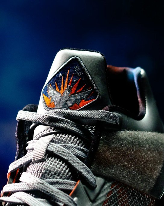 sneakerhuddle's tweet photo. TOMORROW ⚡️
Ad: Nike KD 4 'Galaxy'

https://t.co/N365E04rs8 https://t.co/9sqh6oMPJ9