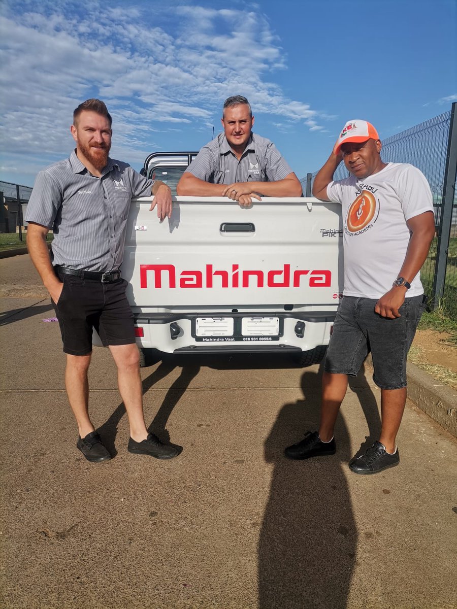 kca_4's tweet photo. 7am we talk ALL THINGS Mahindra Vaal  on how to get 
- Test Drives
- Vehicle Finance
- RMI Service Centre
- Parts &amp; Accessories 

ON AIR: 
🎙 | Dj Mochacho 
📑 | MORNING RUSH
⏰ | 06:00 am to 09:00 am
📻 | www.kcaradio.nwt
📍 | Evaton Mall 
☎️ | 0️⃣7️⃣2️⃣6️⃣6️⃣3️⃣7️⃣2️⃣4️⃣4️⃣ https://t.co/sP46IMW9LW