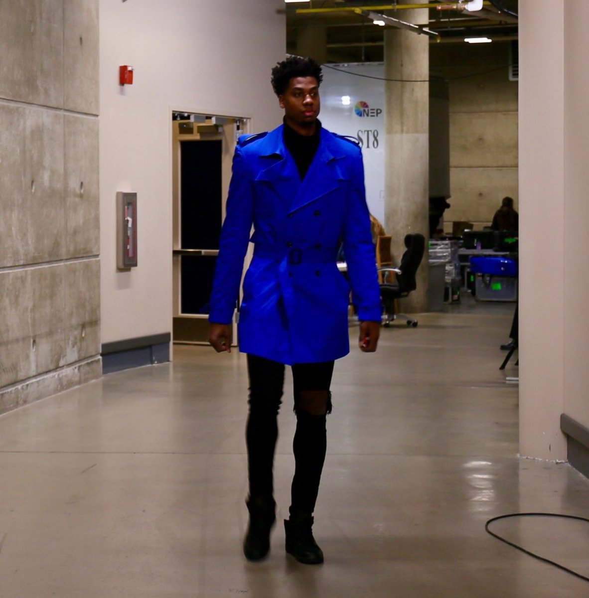 MsFlechtner's tweet photo. @mattfireemojii Still a fan of this Carmen Sandiego-worthy look. https://t.co/EcSW0dlEF0