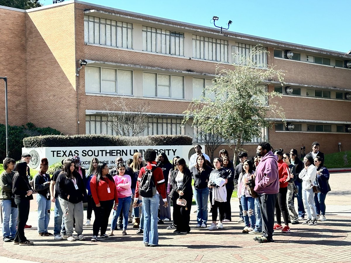 Gloriag2326's tweet photo. Thank you @TexasSouthern for giving us such an amazing tour today! Our students @lcisd_specials @1621Place @EveningFlex  really enjoyed the day. https://t.co/4oEpKIhVfK