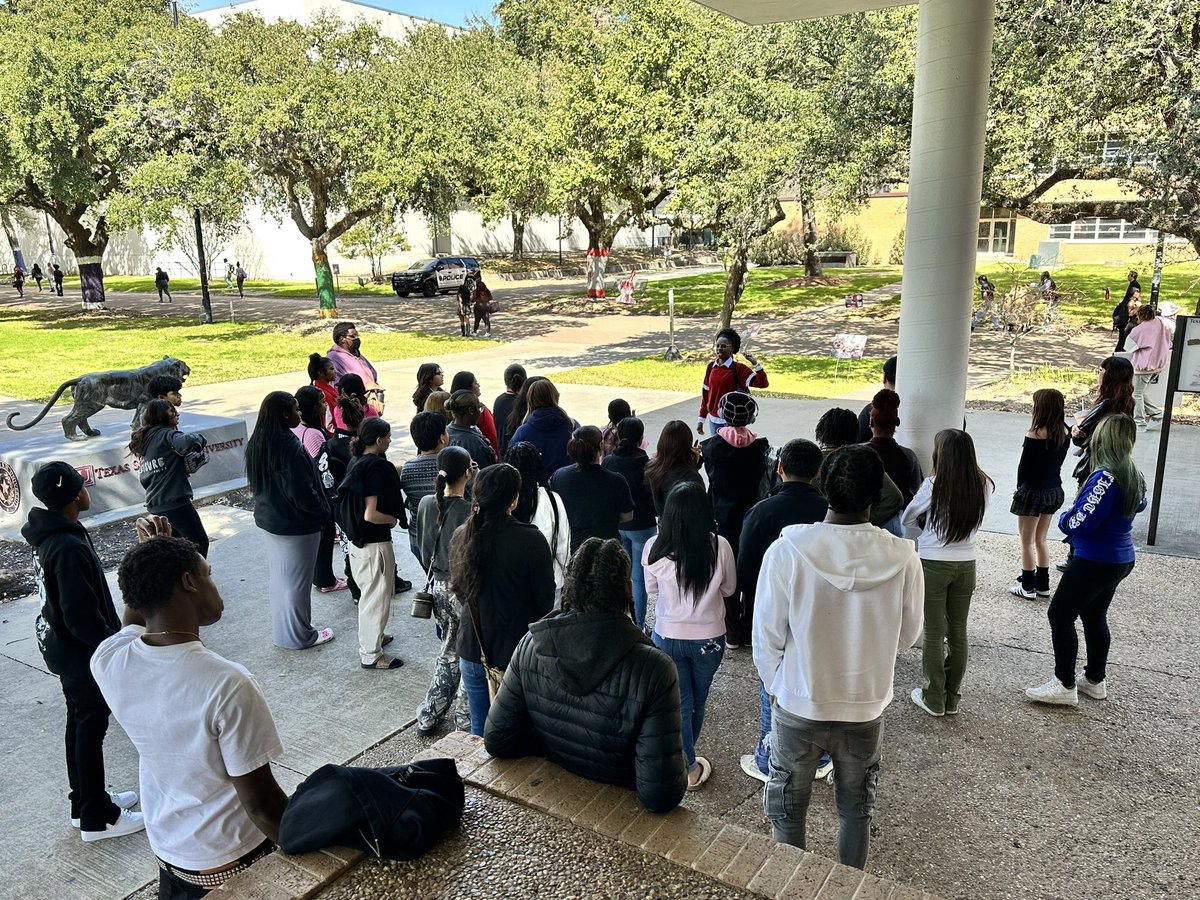 Gloriag2326's tweet photo. Thank you @TexasSouthern for giving us such an amazing tour today! Our students @lcisd_specials @1621Place @EveningFlex  really enjoyed the day. https://t.co/4oEpKIhVfK