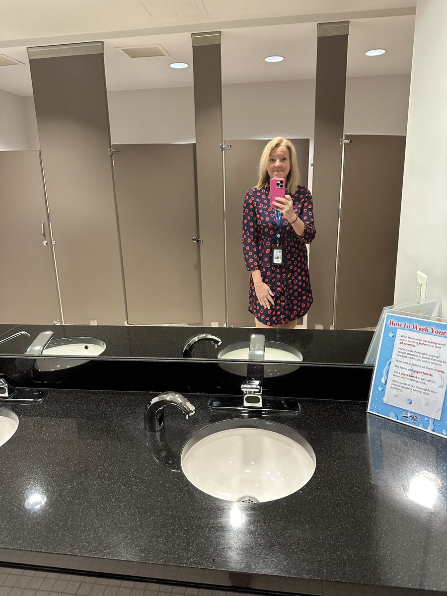 JenniferARegala's tweet photo. It has been a minute since Iβve posted an #AUAFitCheck π π π π
I bought this dress for $2.97 from a @Target sale rack ~15 years ago, and Iβve worn it every VDay since then π
Life is short. Wear the dress. BE THE VIBE https://t.co/CKaThctJsJ