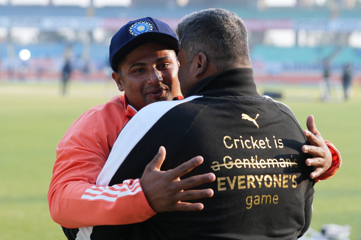 sagarqinare's tweet photo. 'Cricket is Everyone's game.'

What a msg from #SarfarazKhan's Dad 🫶🏼

#INDvENG https://t.co/E0s6s8ftZW