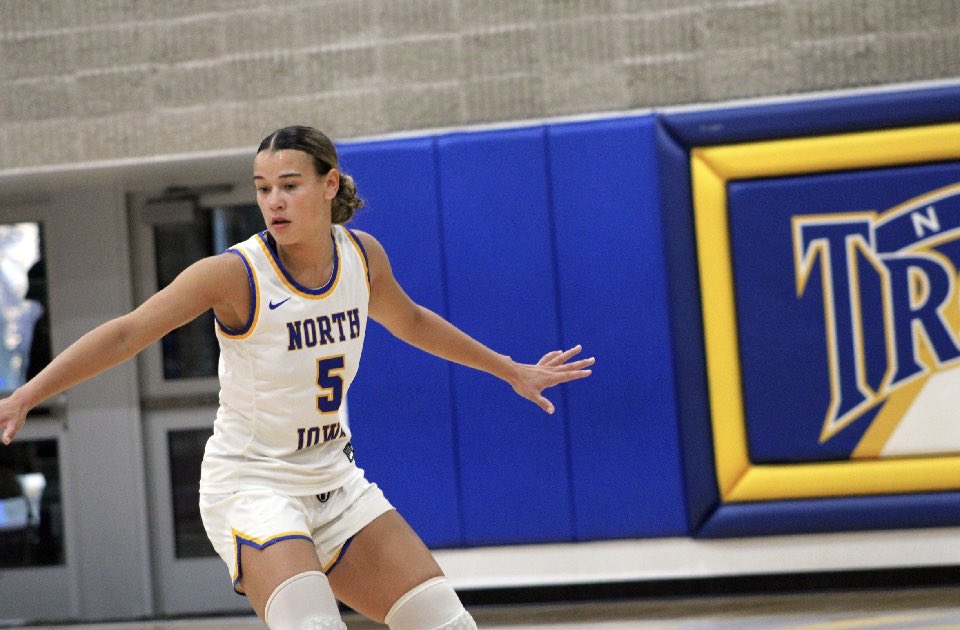📣 NIACC Sophomore Keiara Anderson from St. Cloud, Minnesota scored a career high 25 points in a close loss to #2 Kirkwood this evening.  Keiara also had 4 assists, 4 blocks &amp; 3 rebounds. 😤
#KeiaraAnderson
#GONIACC