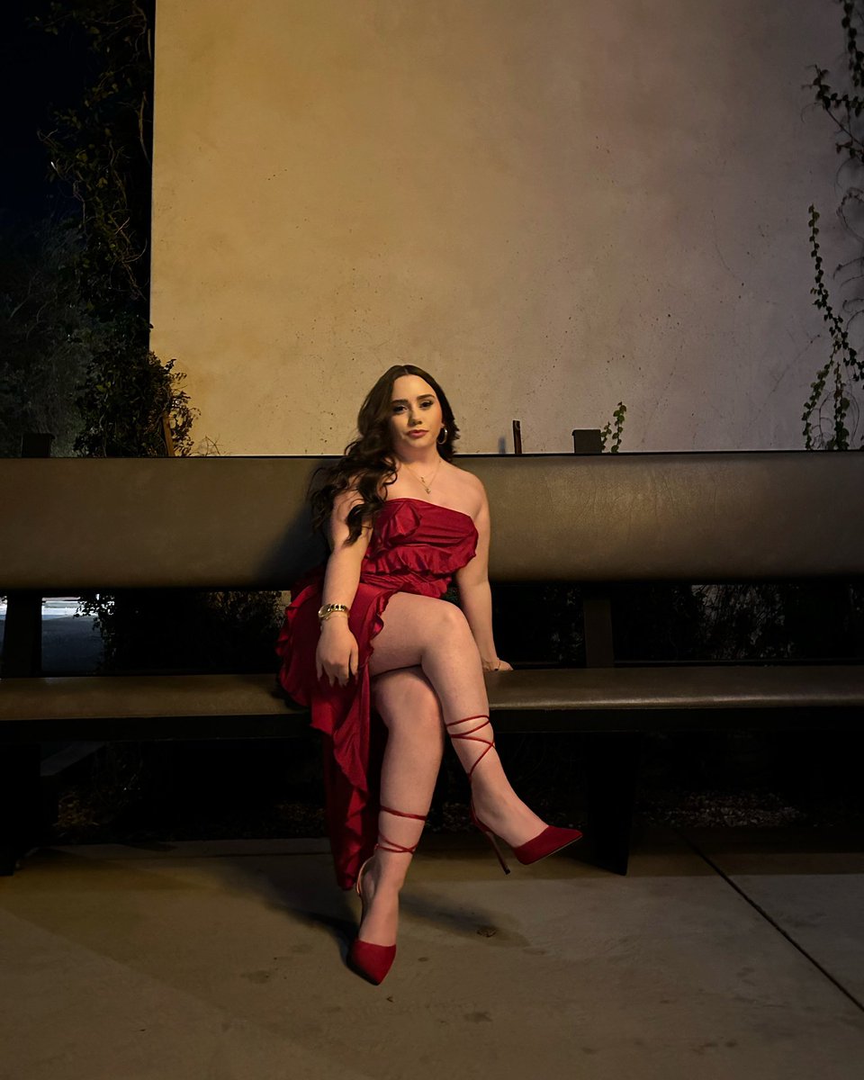 LilyPerron_'s tweet photo. ❤️❤️ https://t.co/Cp7sOCyh8c