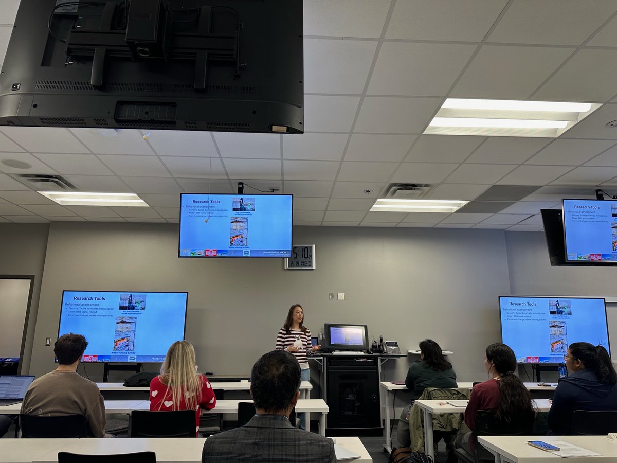 NYITCOMResearch's tweet photo. Dr. Jennifer Xie and Dr. Natarajan Ganesan presenting their research projects as a part of the Faculty Research Forum Presentations: Part 3 organized by #IMRA Research RSO @NYITCOMAR #NYITCOMResearch https://t.co/tHpimF0QXE