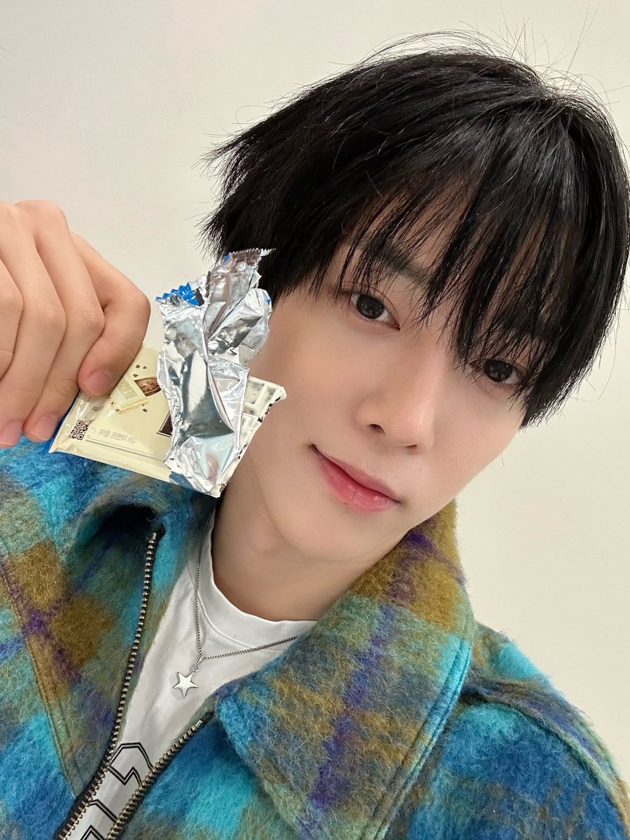 tofu_bean_'s tweet photo. 嘟嘴這張太可愛 真的超喜歡🥹❤️ https://t.co/4XcV0e61JF
