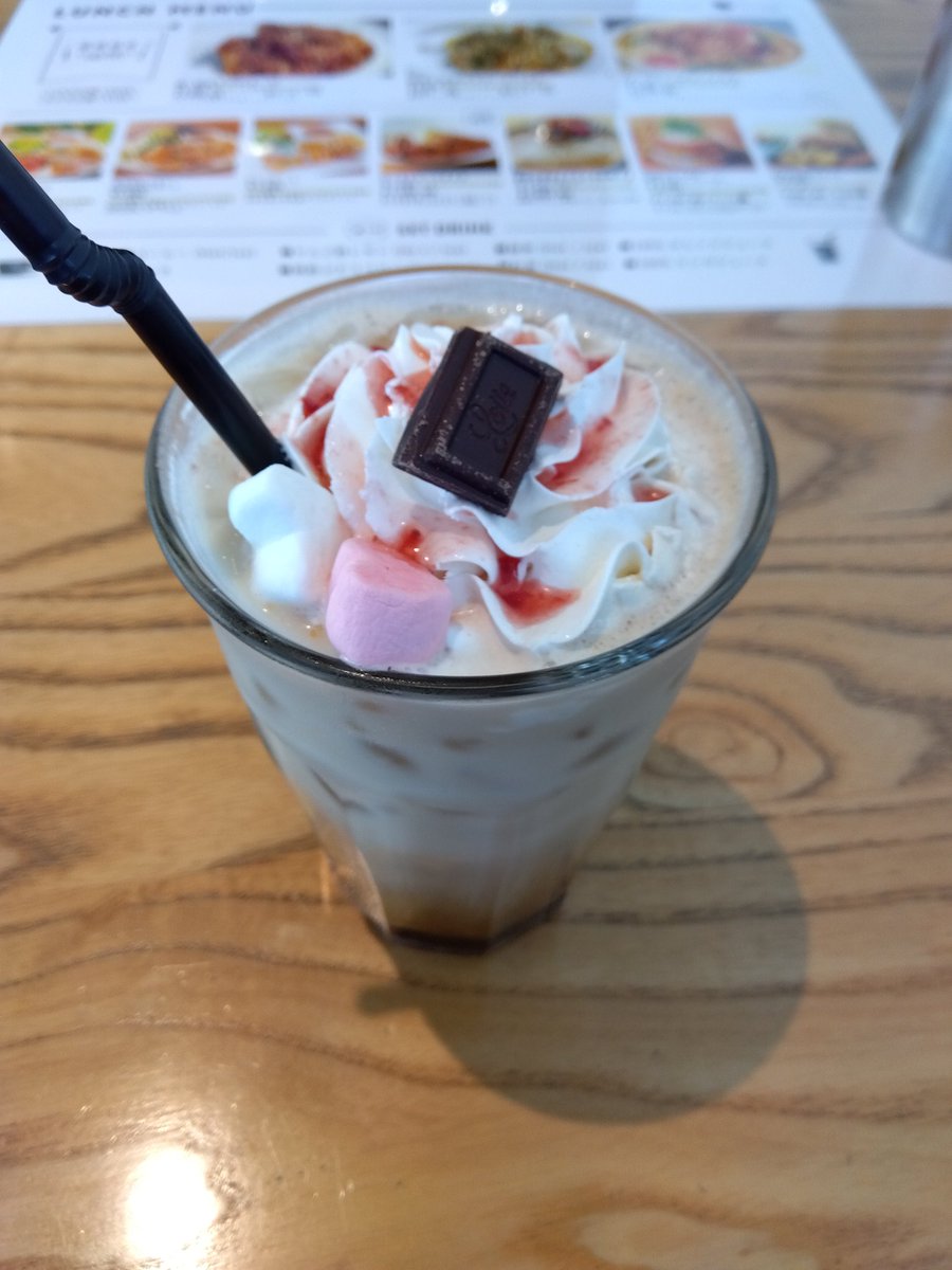 7crzPTTJhRbDA7v's tweet photo. お昼ご飯
会社内カフェにて
#粗挽きボロネーゼ
#ストロベリーモカIce
#cotecafe https://t.co/deQn78TM6F