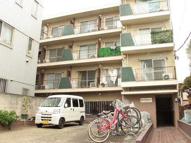 renodept's tweet photo. かなり前に撮影された写真がかなり微妙で申し訳無いのですが...
立地と条件がいい感じ。

レトロな佇まいが個人的にツボです🦭
味な事務所にもお勧め。

▶︎▶︎ https://t.co/UfxkRs6fhM

#リノベ百貨店 #物件 https://t.co/GbKNM3xgJz