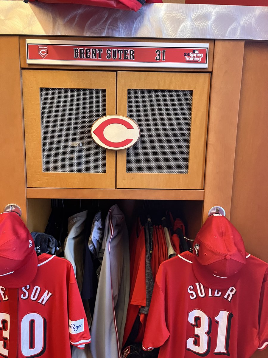 bruter24's tweet photo. Day 1 of spring training✅ let’s go @Reds!!!! https://t.co/BbTYOAZR6G
