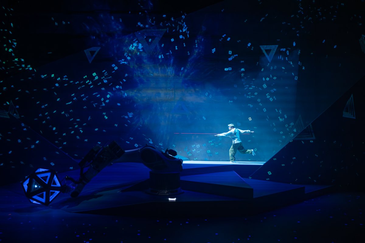 Cirque Éloize tweet media