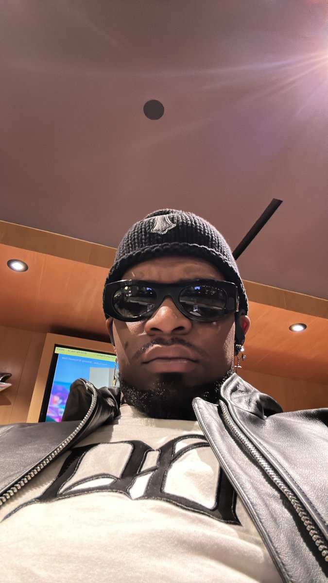 clarkcashes's tweet photo. Fuck valentines https://t.co/58xEDa4b1n