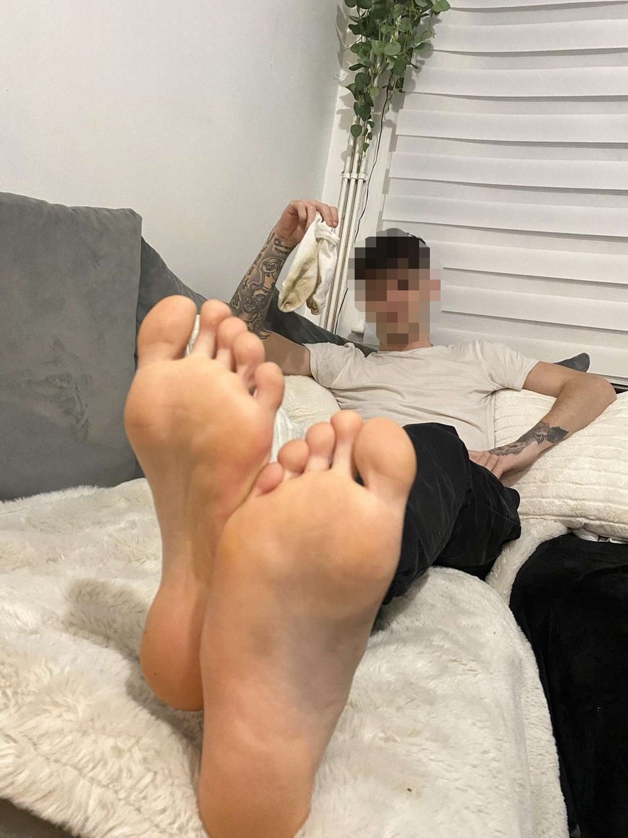 King_Alpha99's tweet photo. New guy in town. Now make me feel welcome and give me the respect I deserve and submit to The King Alpha! 
#findom #alphafindom #rt4dom https://t.co/kTyBvbsznq