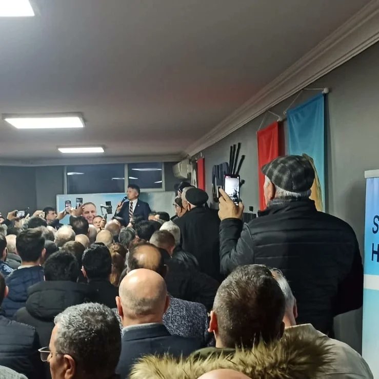 CHP Esenyurt Belediye Başkan adayımız Ali Gökmen ve İlçe Başkanımız Hüseyin Ergin le örgüt buluşmasındayız. Hep birlikte başaracağız!