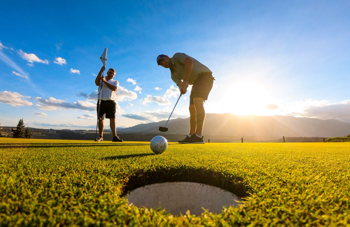 PolloLoco9871's tweet photo. ⛳ Golfing Glory! ⛳ Share your golfing adventures or a meme that captures the elegance and humor of the golf course. #GolfingGlory #SwingStyle 🌐🏌️‍♂️ https://t.co/wcZWVCR9x1
