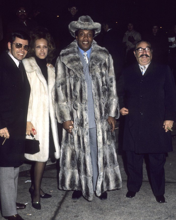 Frank Lucas, the black drug lord who ruled Harlem in the 1970s, was so discreet that the police didn't know who he was in 1971 when he decided to wear a $100,000 full-length chinchilla coat — to a Muhammad Ali boxing match.    

He later wrote that this was a “massive mistake."