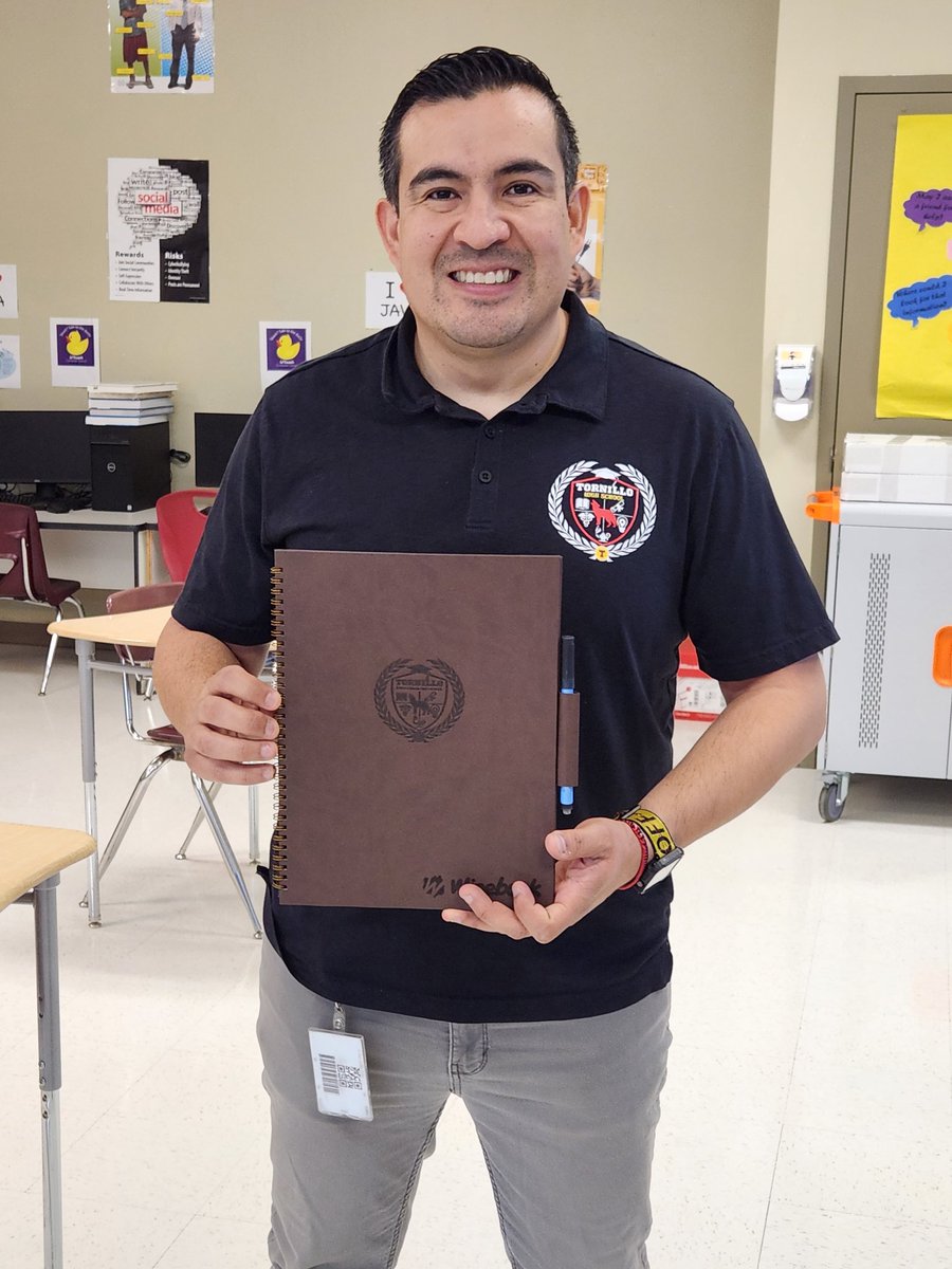 JoseLSilvaSmith's tweet image. @TornilloISD fellow teachers &amp;amp; administrators, I hope you all sign up for this giveaway! @Wipebook is an amazing company! You might be the lucky winner! Yay! ❤️👌😊 #TISDProud #Wipebook #TornilloISD