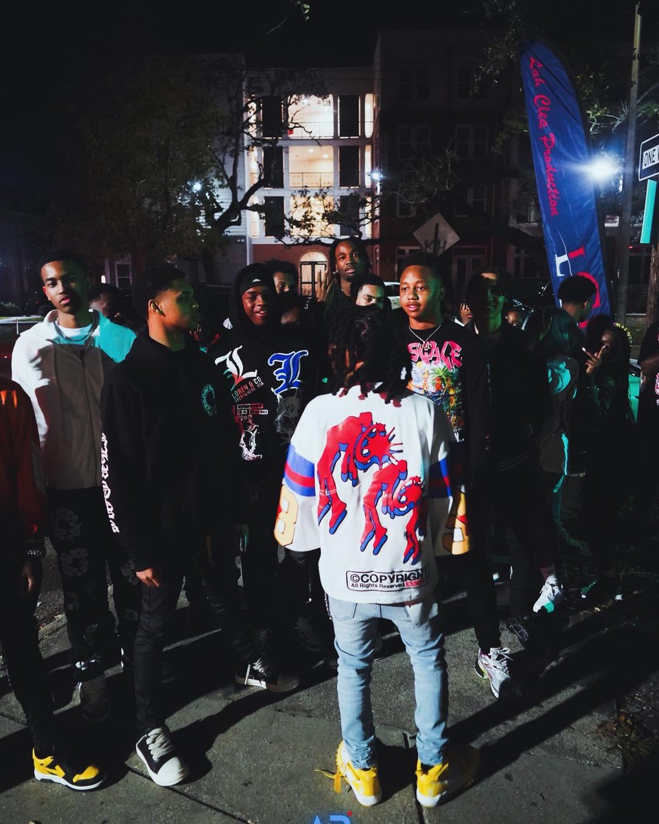 lahclea7's tweet image. 🏴‍☠️Its a parade inside my city yeaa”