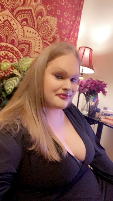 Happy Valentine&rsquo;s Day 💜💕 https://t.co/8OL66wFG4d<a href="/tag/bbw"class="tags"><span>#bbw</span></a><a href="/tag/trans"class="tags"><span>#trans</span></a>