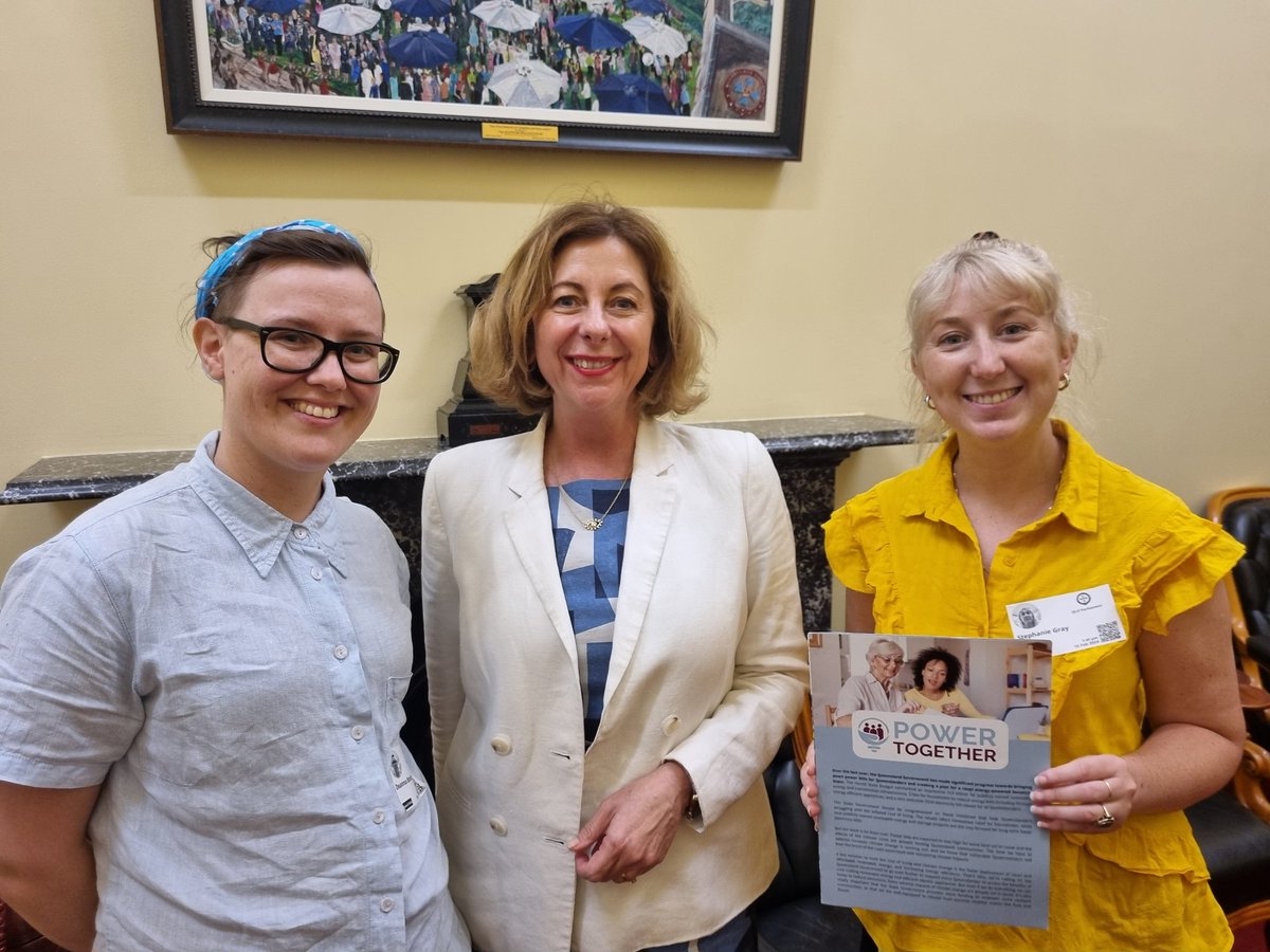 It was lovely to meet <a href="/JenMP4Ipswich/">Jennifer Howard</a> today on behalf of the Power Together coalition. We're asking for more funding in this year's state budget for energy efficiency upgrades and solar for renters 🌞 <a href="/MickdeBrenni/">Mick de Brenni</a> <a href="/camerondickqld/">Cameron Dick</a>
