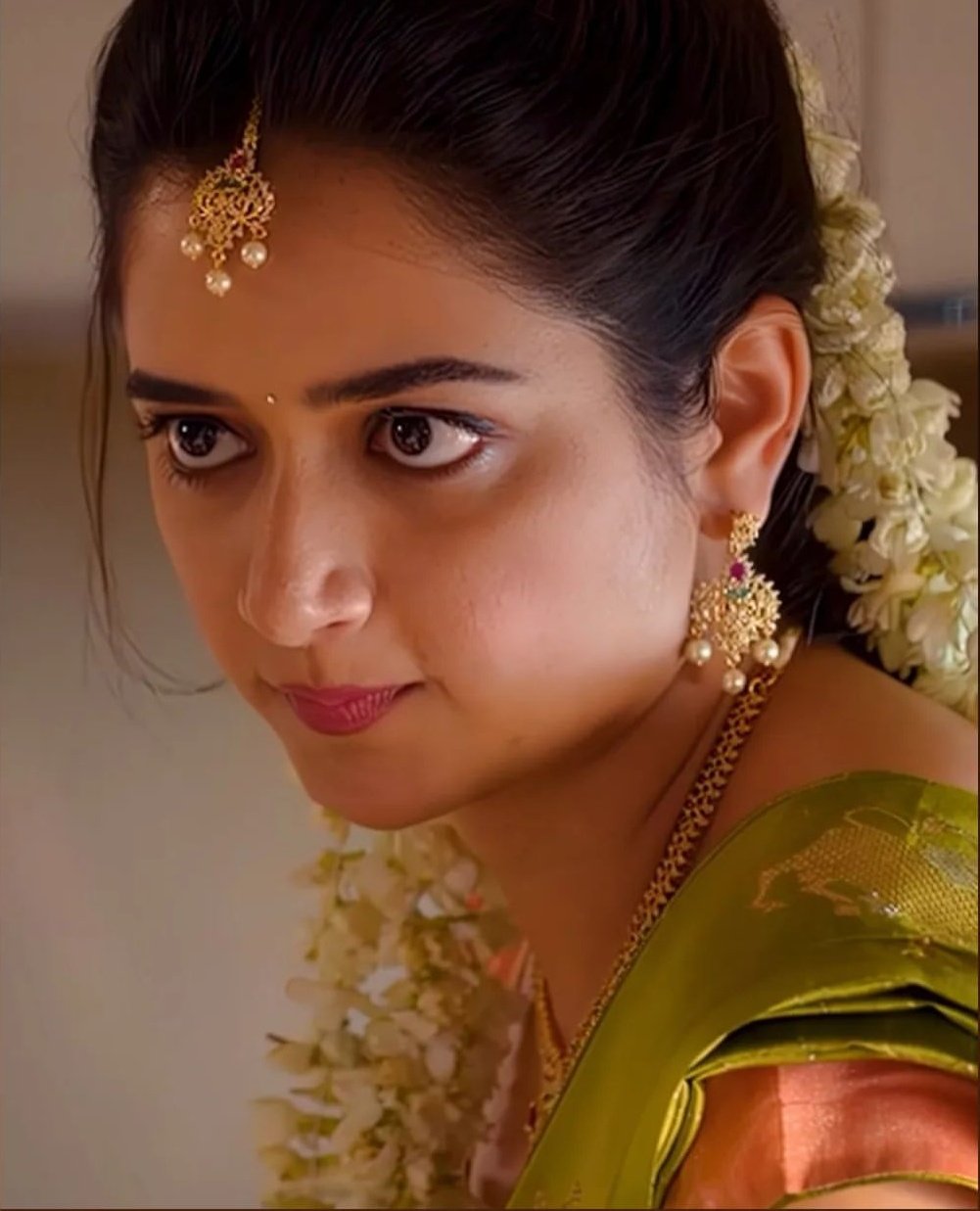 GGWmobzWAAAUsoo?format=jpg&name=large