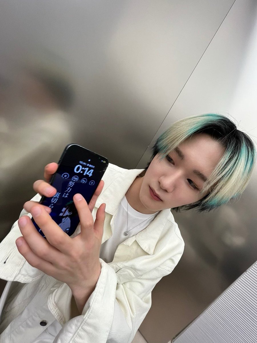 oijjiui's tweet photo. 뭔스무살배경화면이“노력은배신하지않는다”같은명언써져잇는애니짤이냐고 심지어좌우명이래 아제발그만웃겨 https://t.co/NqkBrZ2uSI
