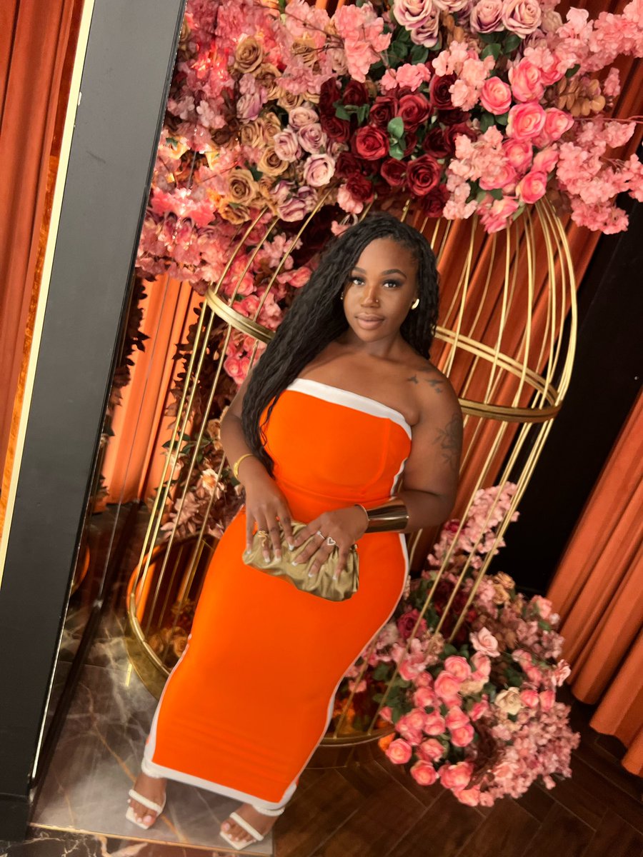Mikalaaaaaaaaaa's tweet photo. happy love day 🧡….now your favorite color orange https://t.co/uY2woOdRdw