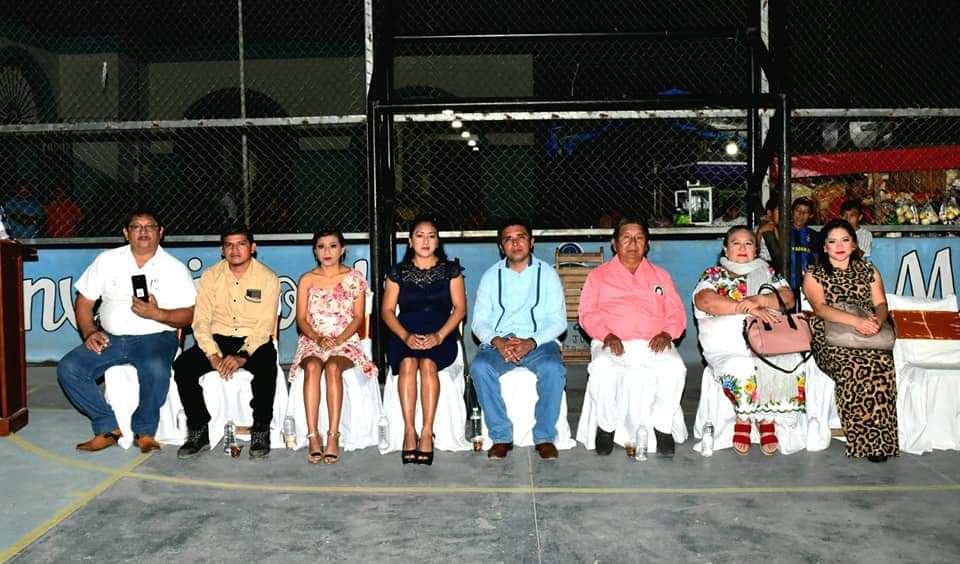 RodajeVisual's tweet image. Coronación de los soberanos del carnaval  #Mayapan  2024 Saidy I y Jose I, en palabras del alcalde del #AyuntamientoMayapán2124 el Lic. #VictorPoolCen

&quot;Agradezco al cabildo, docentes, la gente, felicitó a todas las comparsas que dieron una extraordinaria presentación al público&quot;