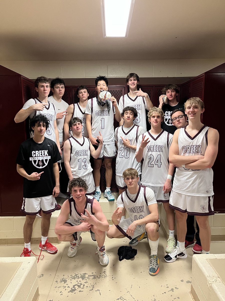 SCBballCoach's tweet photo. Silver Creek with the 57–56 overtime win over Longmont! Well played game, tons of intensity. #family https://t.co/0MBIUv8TwV