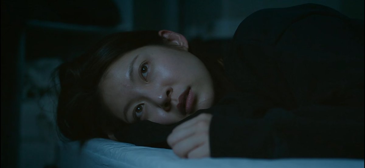 1023film's tweet photo. “i’m no good on my own, i just pretend to be.”

aloners (2021) dir. hong sungeun https://t.co/nPSK3gjl3E