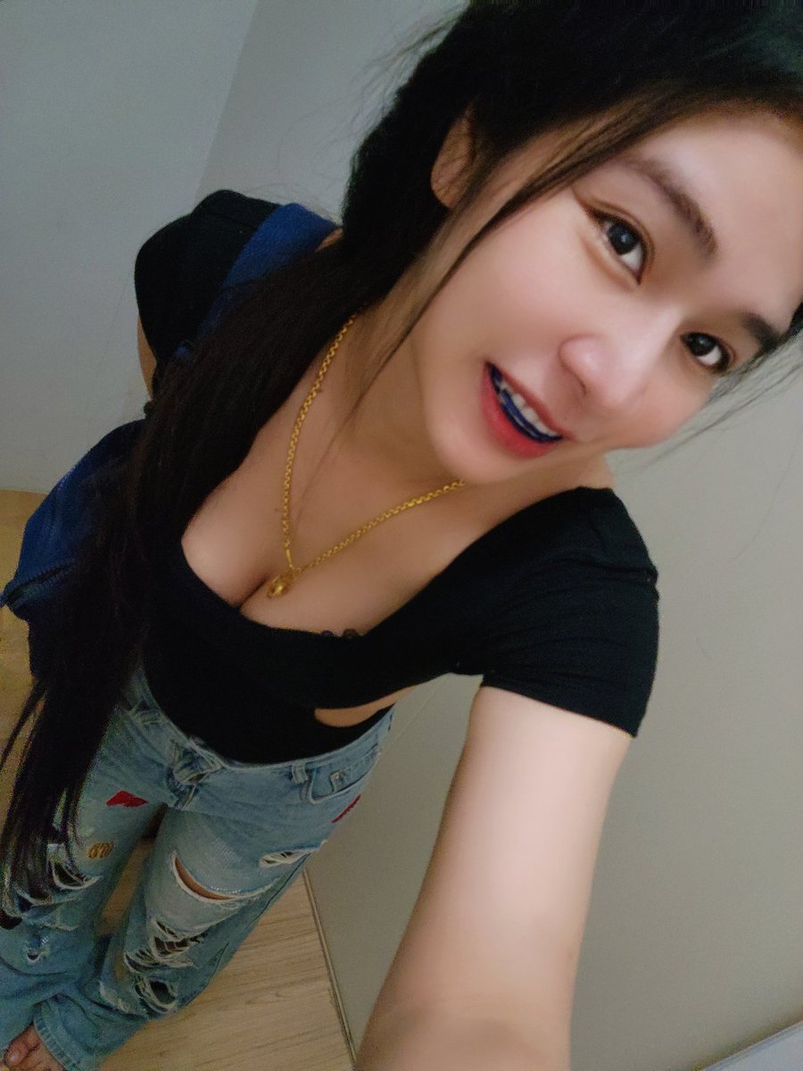 Ai​ จะแบนเราแล้ว​  ถ้าทวิตเราปลิวเราก้อคิดถึงเพื่อนๆทุกคนนะ​  คนอื่นเอารุปเราปัยปลอมเยอะ​ ขอบคุณที่ติดตามกันด้วย  เราเล่นแต่เวลาน้อย​เรนไม่ได้เข้าทุกวัน​ love  ๆ