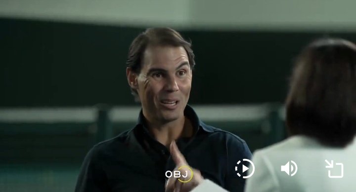 mariaytodos's tweet photo. Nadal ha respondido con el software premium de gestualidad pasiva agresiva: el dedito apuntando y negando, la ceja haciendo de faro inquisitorial, las piernitas cruzadas y la armadura tensionada con pinchos. Tirando globos desde la fila VIP del público.

Menudo cuadro. https://t.co/LiDg4Fok9M