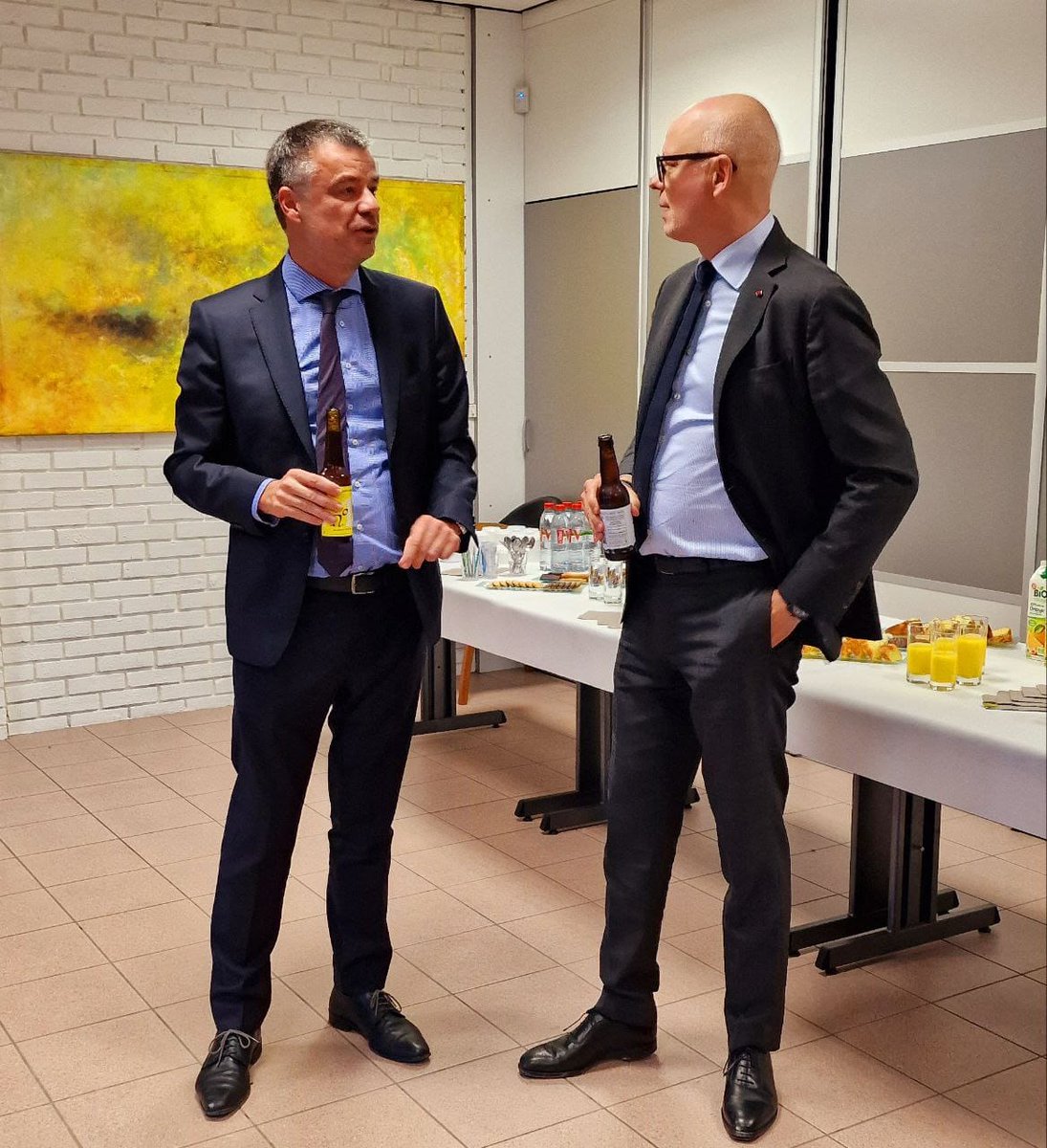 Yannick BORDE (@yannickborde) on Twitter photo Très heureux d'avoir accueilli hier en mairie de <a href="/saintberthevin/">Saint-Berthevin</a> <a href="/EPhilippe_LH/">Edouard Philippe</a> et <a href="/C_MORANCAIS/">Christelle MORANÇAIS</a>
Une rencontre avec les élus et agents présents avant la réunion publique <a href="/Horizons53/">Horizons | Mayenne</a> <a href="/HorizonsLeParti/">Horizons</a>
<a href="/Lucbouard/">Luc_Bouard</a> <a href="/PMorisset/">Philippe Morisset</a> Très heureux d'avoir accueilli hier en mairie de <a href="/saintberthevin/">Saint-Berthevin</a> <a href="/EPhilippe_LH/">Edouard Philippe</a> et <a href="/C_MORANCAIS/">Christelle MORANÇAIS</a>
Une rencontre avec les élus et agents présents avant la réunion publique <a href="/Horizons53/">Horizons | Mayenne</a> <a href="/HorizonsLeParti/">Horizons</a>
<a href="/Lucbouard/">Luc_Bouard</a> <a href="/PMorisset/">Philippe Morisset</a>