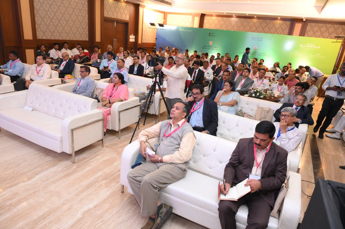 GeologyIndia's tweet image. Shri Janardan Prasad, DG, GSI Director General, GSI, spoke about the significance of offshore exploration and its potential impact on the nation&apos;s mineral resources and economic development.
#MiningReforms #AatmaNirbharBharat